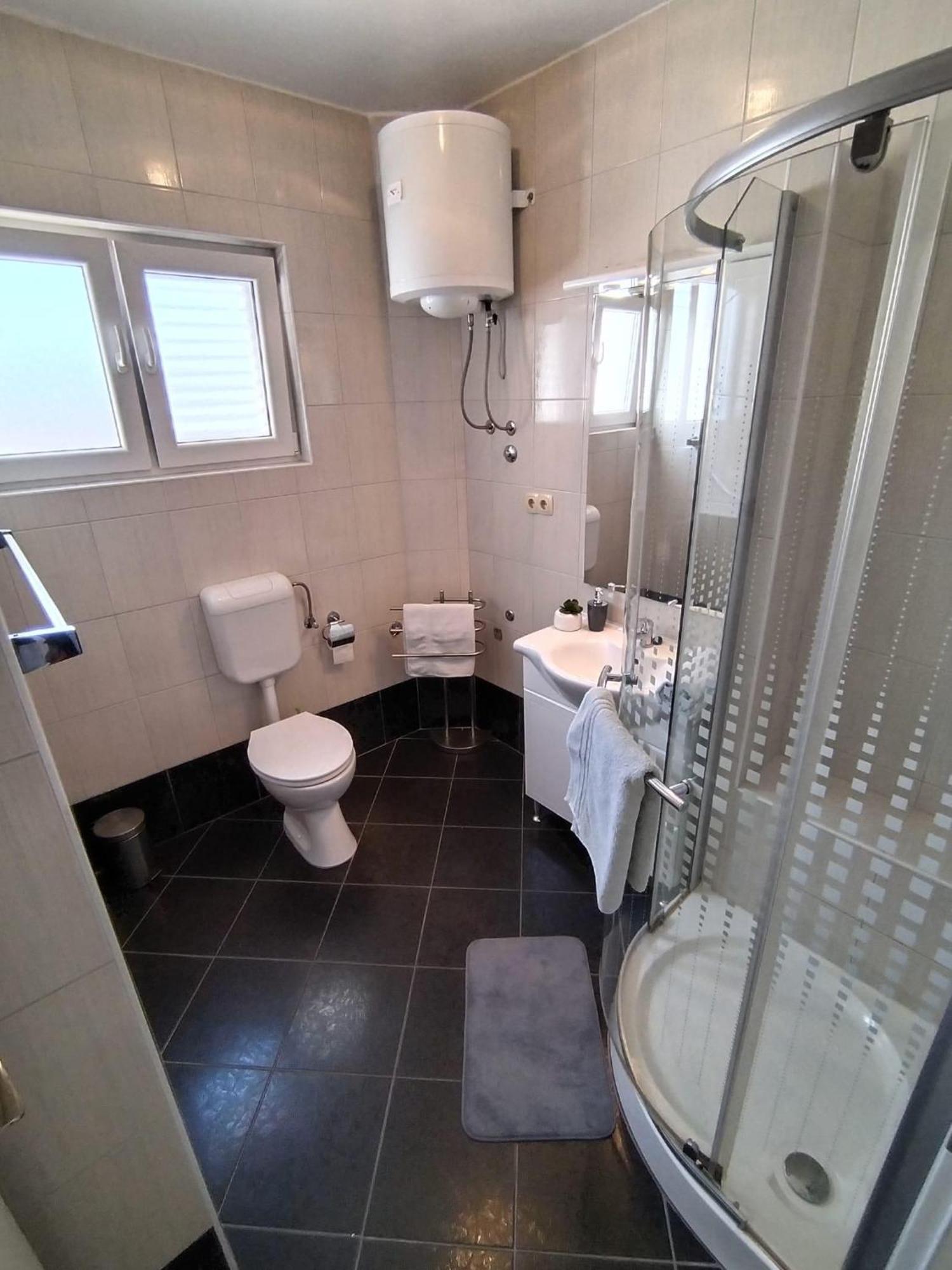 Apartments By The Sea Duce, Omis - 2731 Dugi Rat Rom bilde